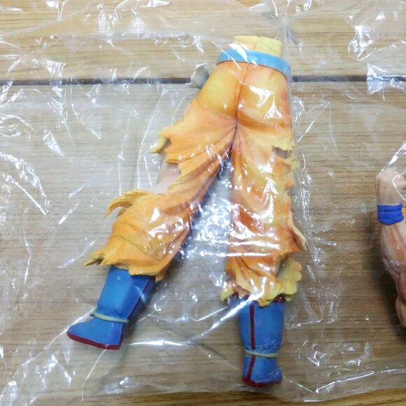 NEW Dragon Ball Z adidas Originals Battle Damaged Goku 12" Figure DBZ Anime - Picture 8 of 14